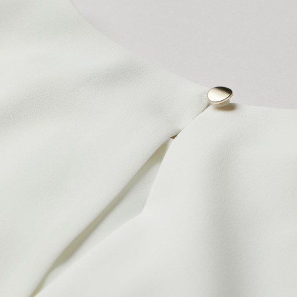 🌸H&M white elbow eight sleeve blouse - Picture 2 of 4